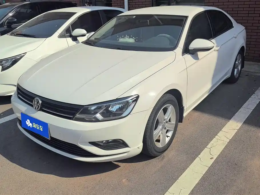 Volkswagen Lamando 2015 230TSI DSG Style