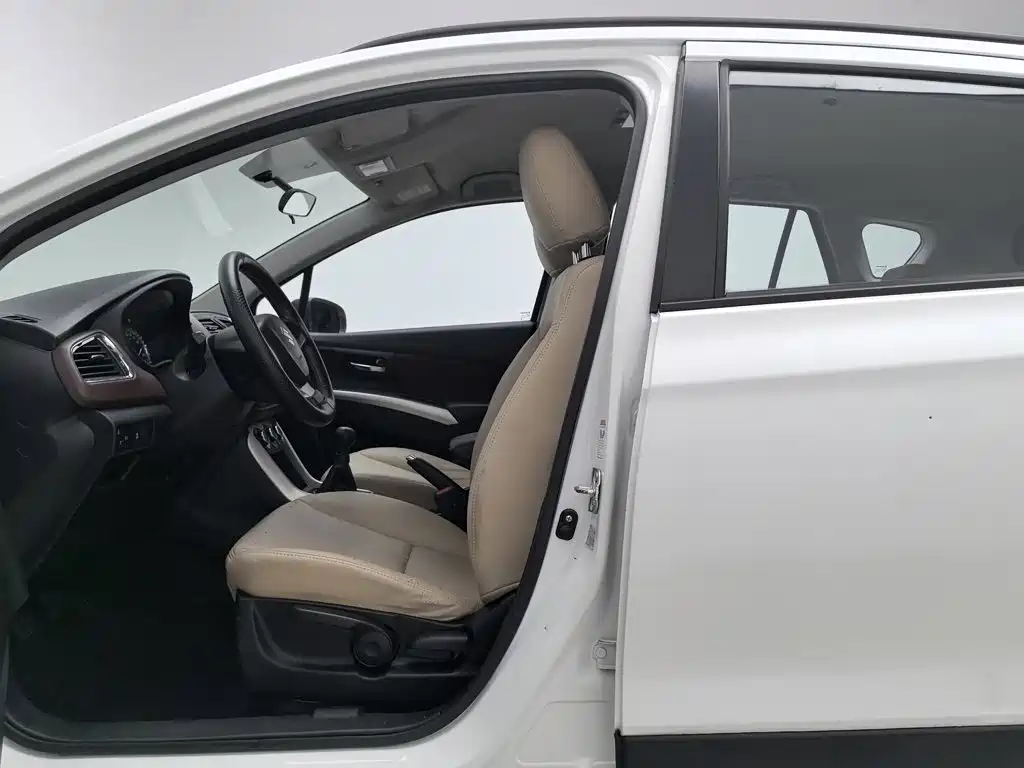 Suzuki Xiaotu 2019 2017 1.6L Manual 2WD Urban Fashion