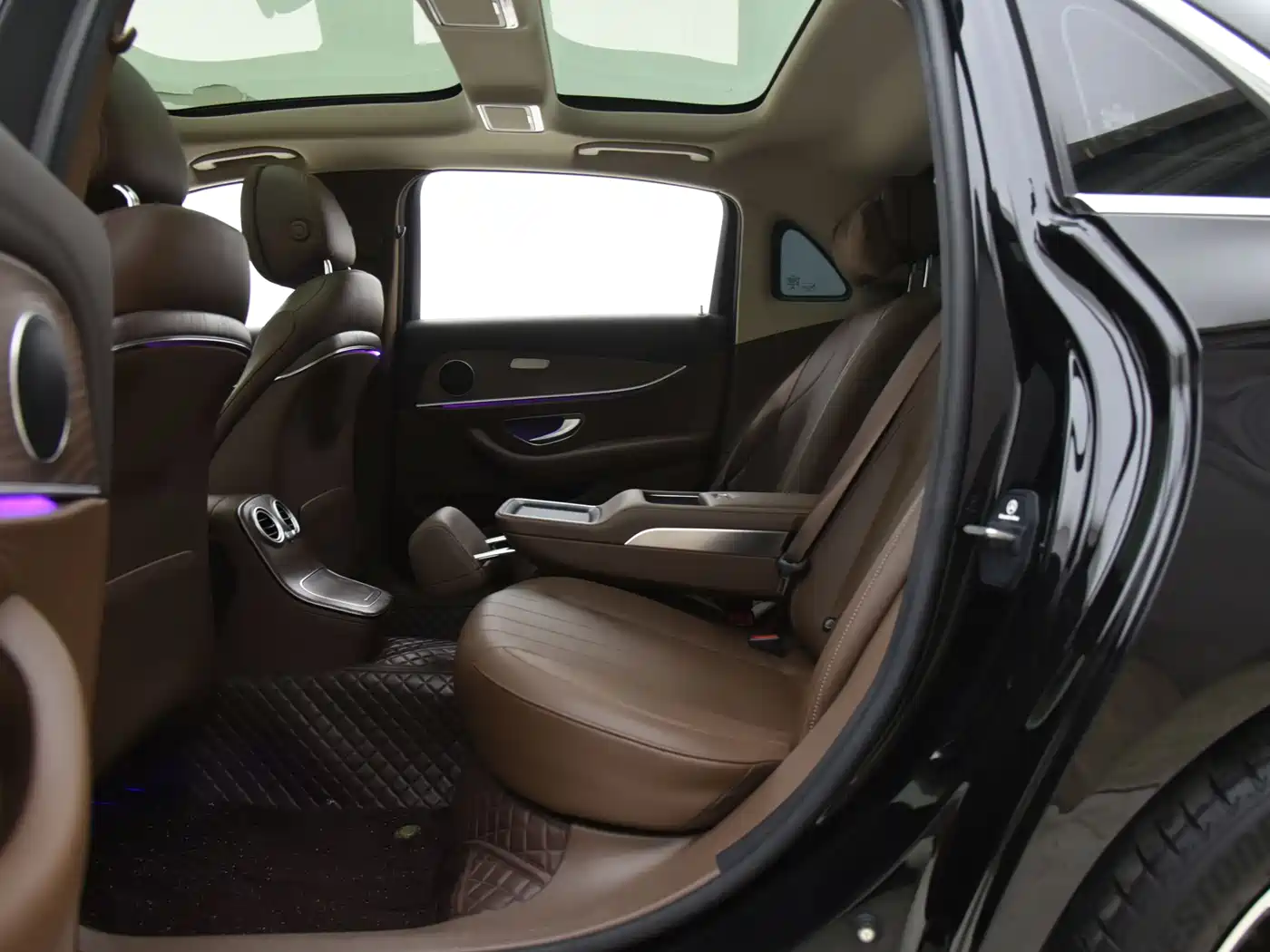 Mercedes-Benz E-Class 2021 E 260 L фото 13