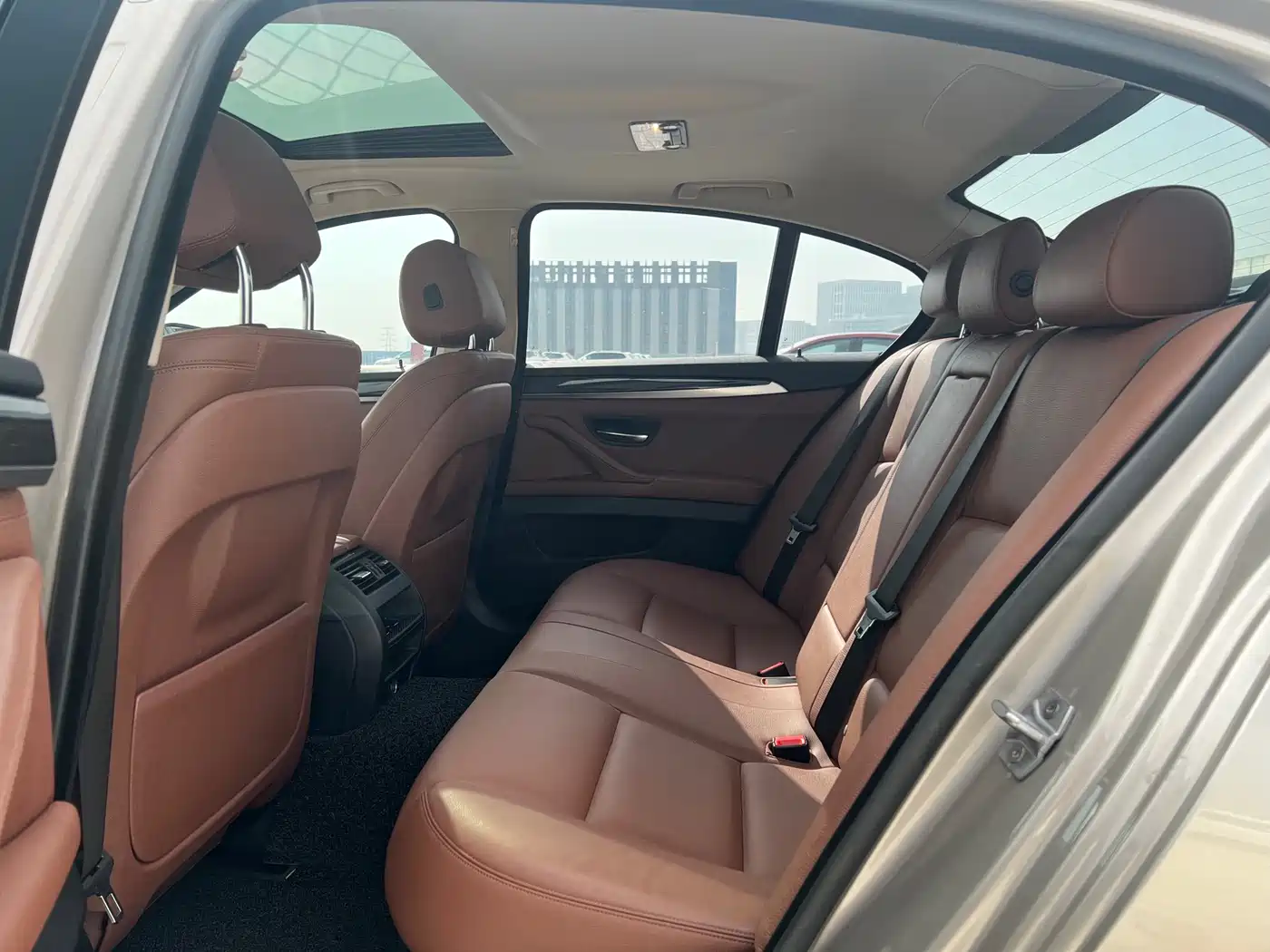 BMW 5 Series (Import) 2015 520i Elegance фото 8