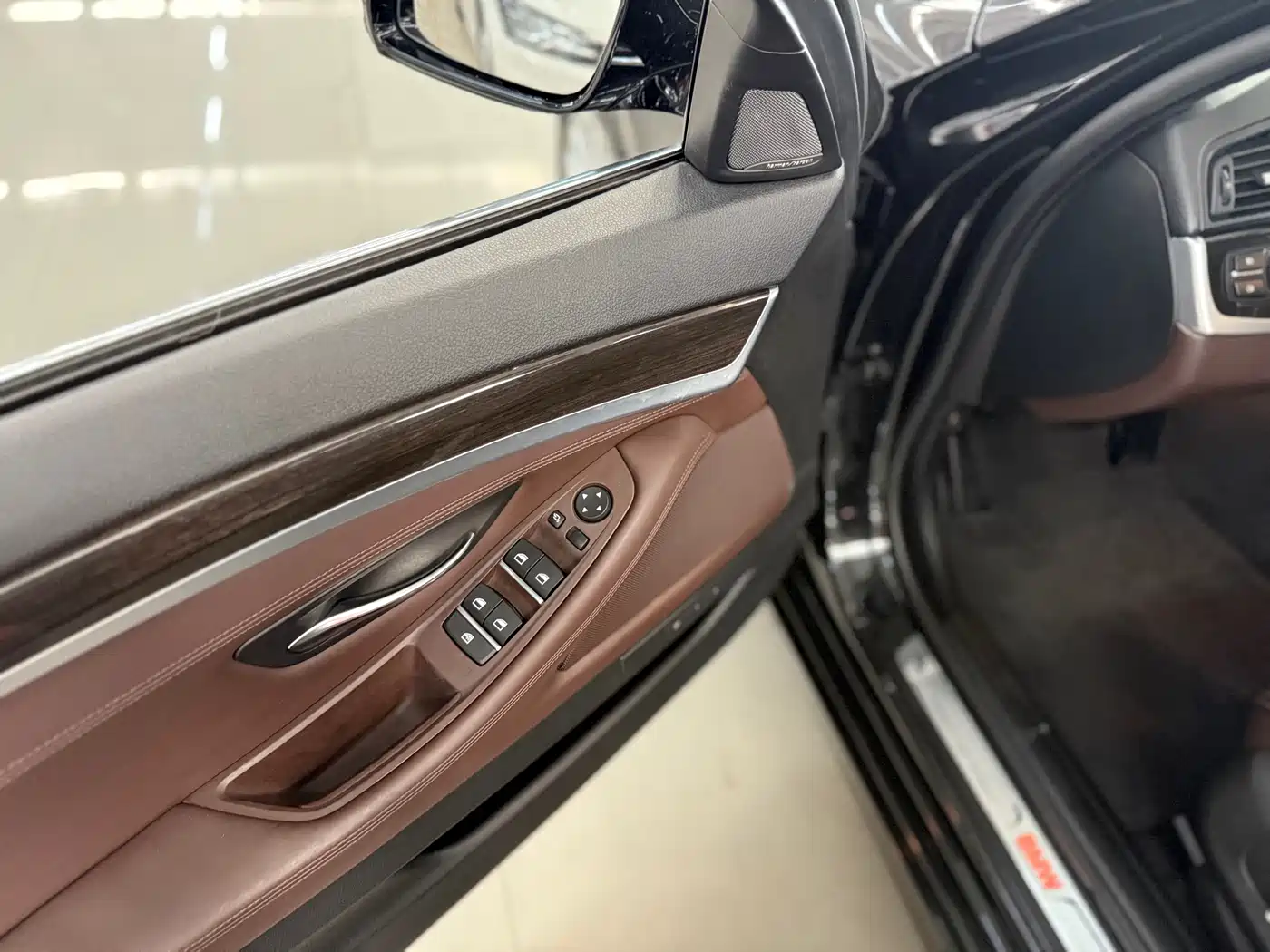 BMW 5 Series 2017 525Li Luxury Design Package фото 3
