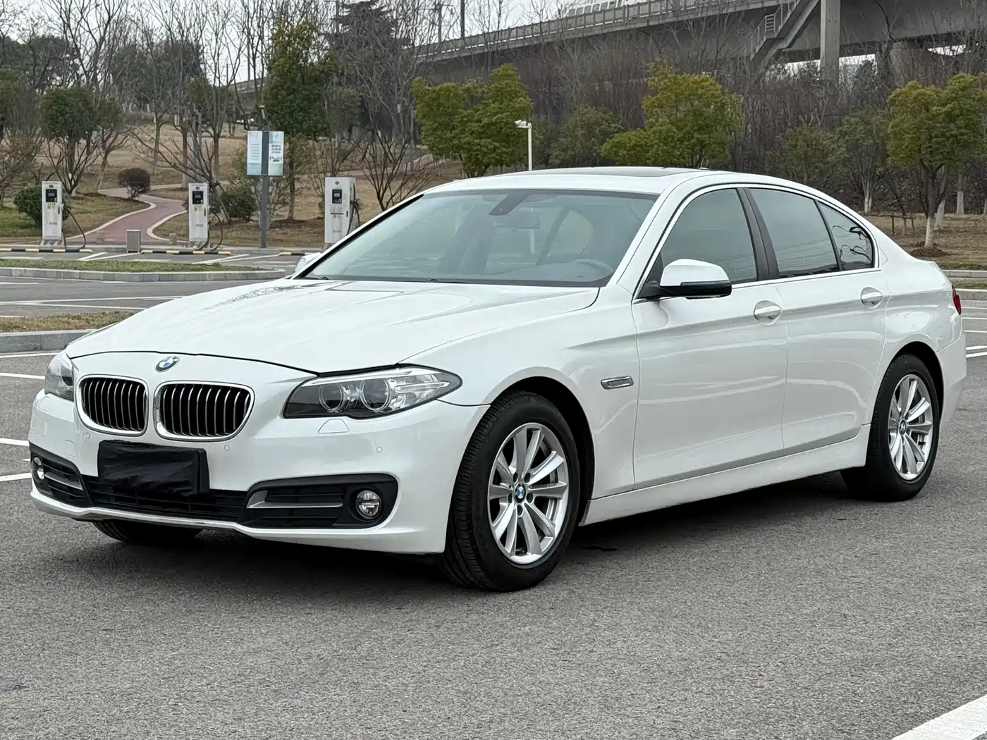 BMW 5 Series (Import) 2014 520i Classic