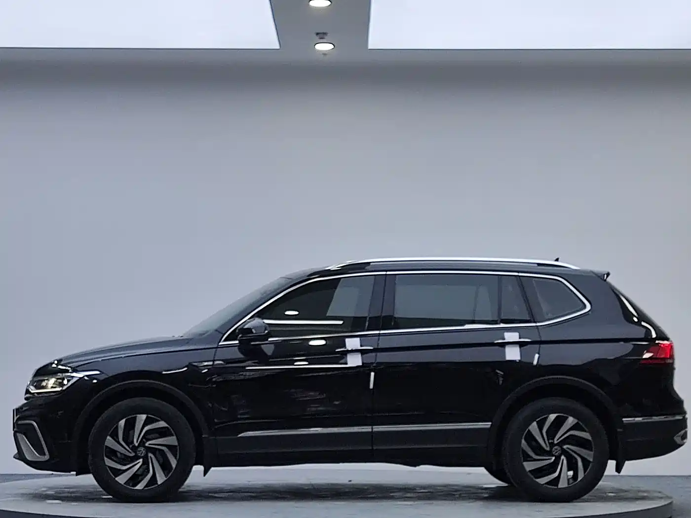 Volkswagen Tiguan L 2023 280TSI 2WD Trend Limited Edition фото 4