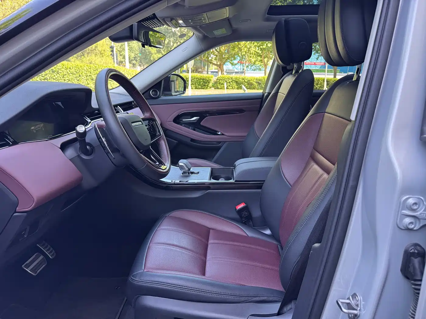 Land Rover Range Rover Evoque 2024 Range Rover Evoque L 249PS Light Master Edition фото 9