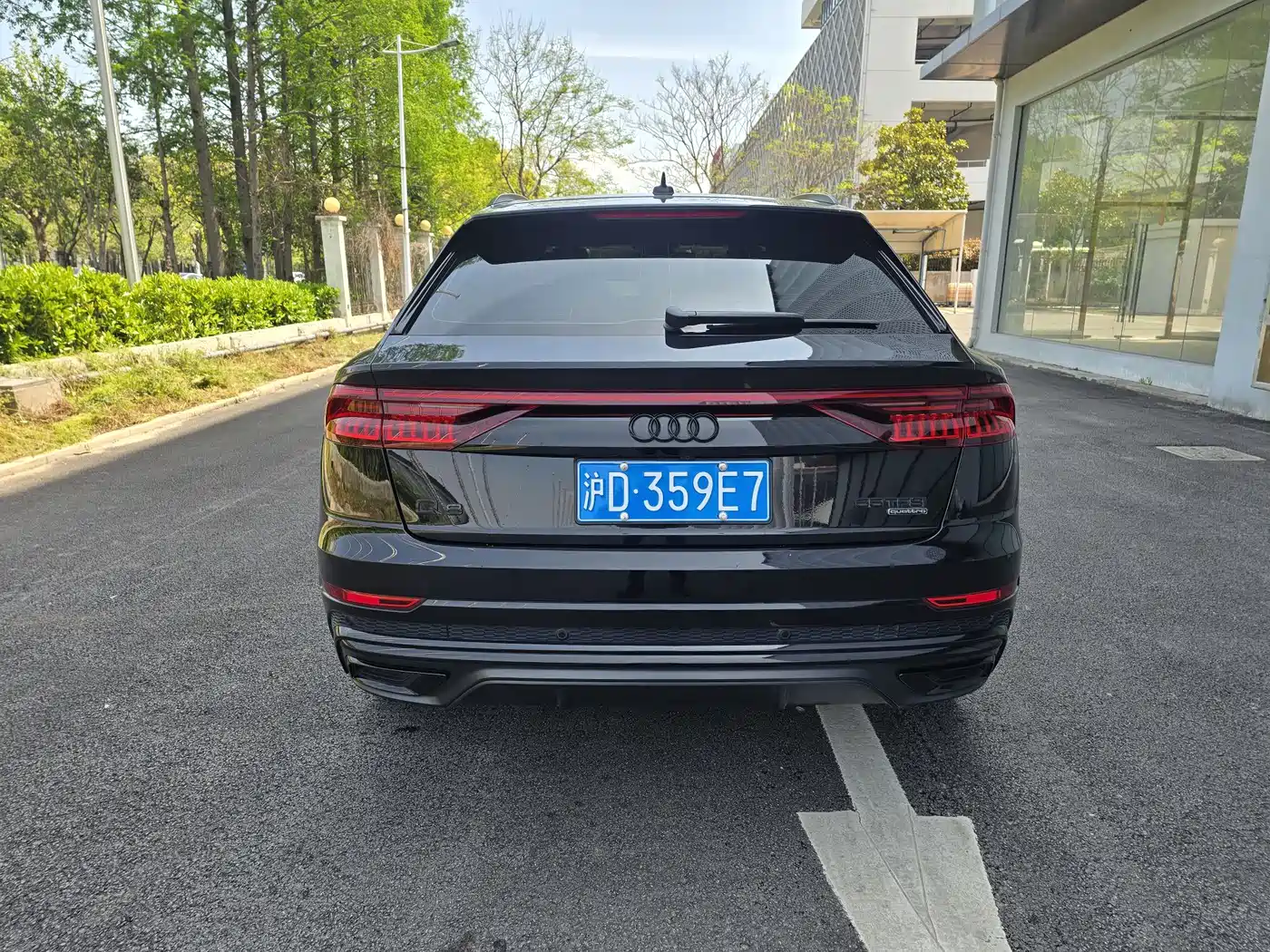 AUDI Q8