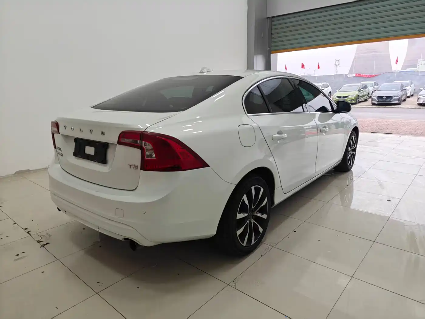Фото 15 - Volvo S60