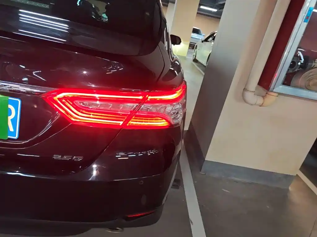 Toyota Camry 2021 2.5G Luxury Edition фото 8