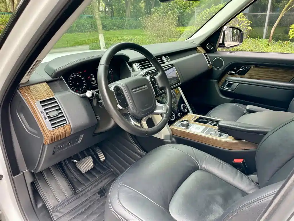 Фото 9 - Land Rover Range Rover