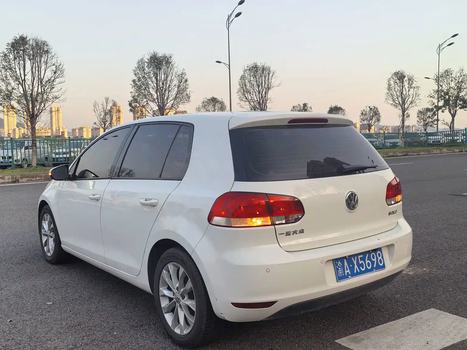 Фото 10 - Volkswagen Golf
