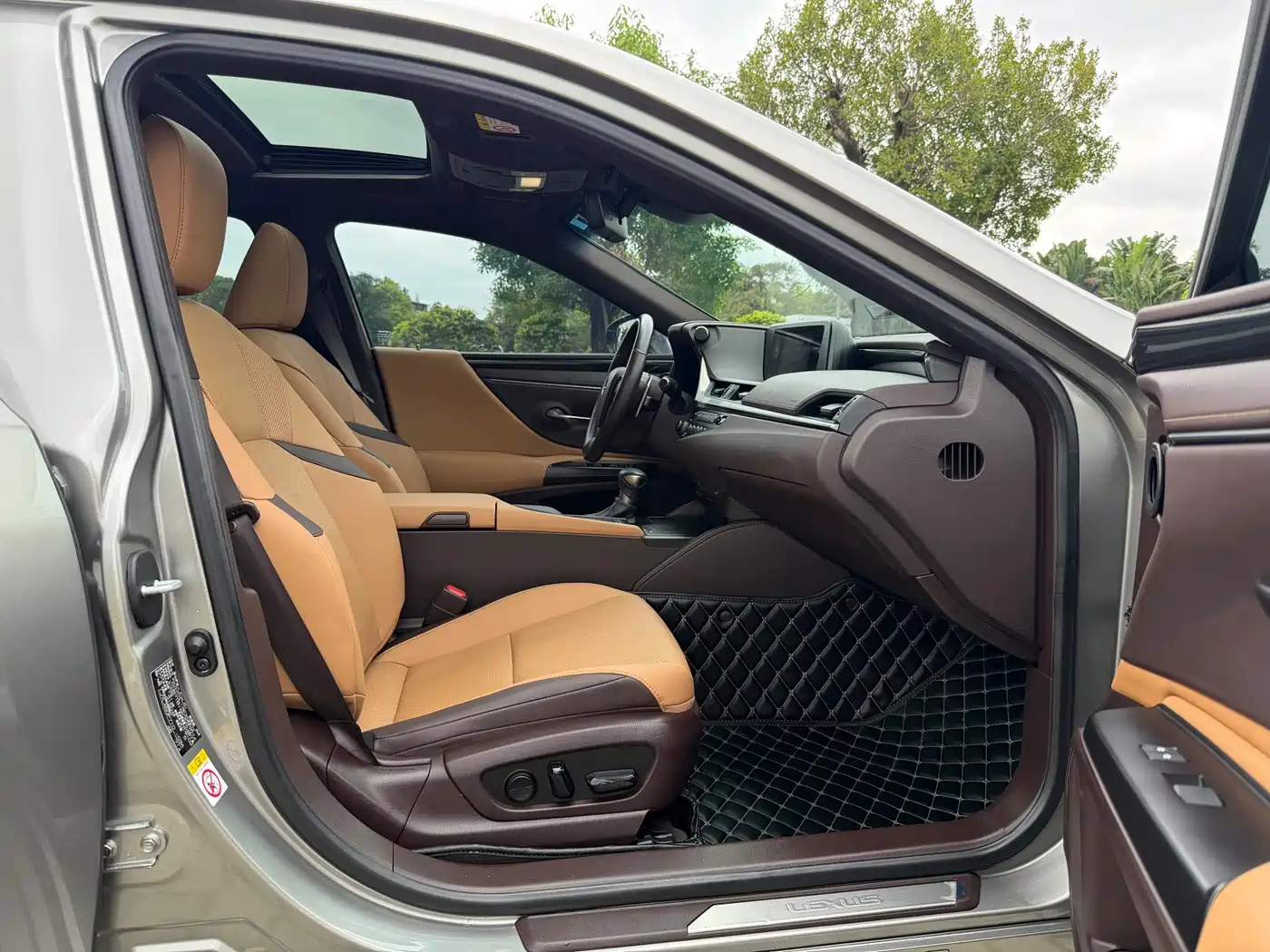 Lexus ES 2018 300h Excellence Edition China V фото 9