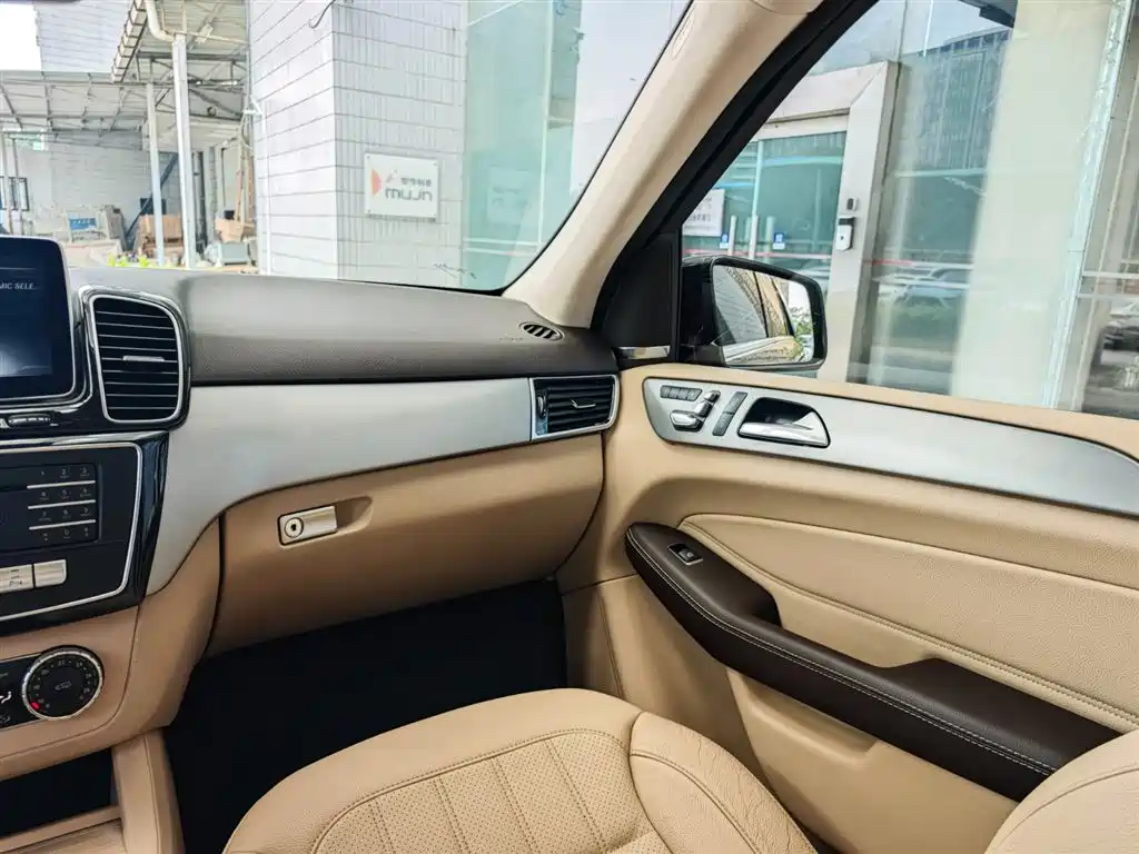 Mercedes-Benz GLE 2016 GLE 400 4MATIC фото 10