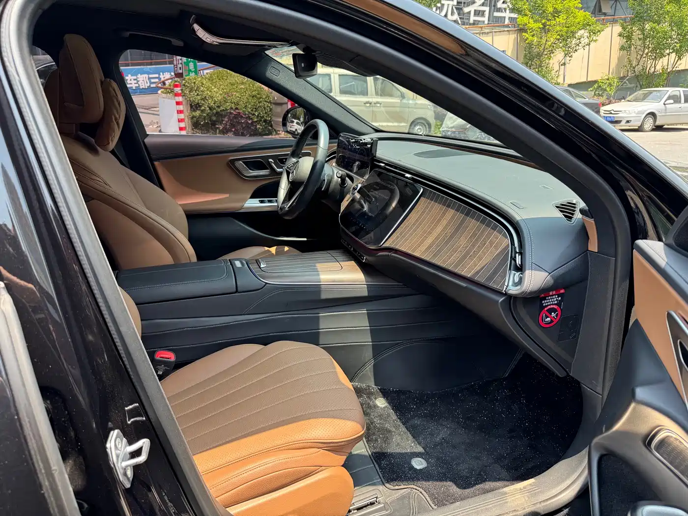 Mercedes-Benz E-Class 2024 E 300 L Fashion фото 8