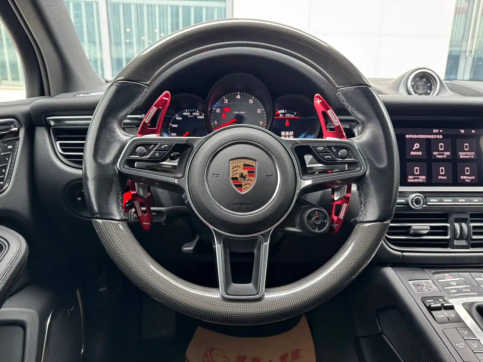 Фото 13 - Porsche Macan