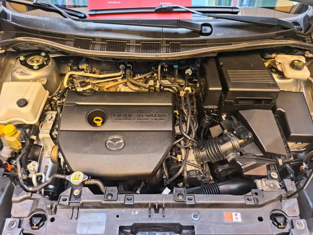 Mazda Mazda5 2012 2011 2.0L Automatic Luxury