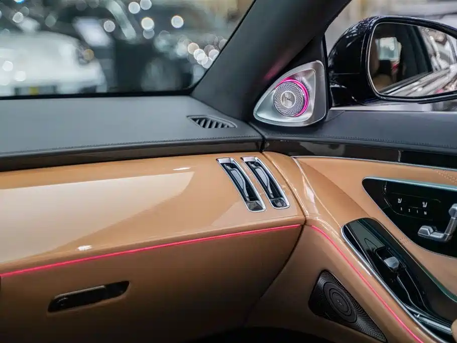 Mercedes-Benz Maybach S-Class 2022 S 680 4MATIC Virgil Abloh Limited Edition фото 23