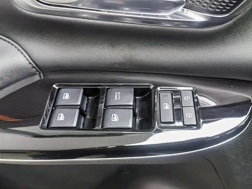 CHANGAN CHANGAN AUCHAN X7 PLUS