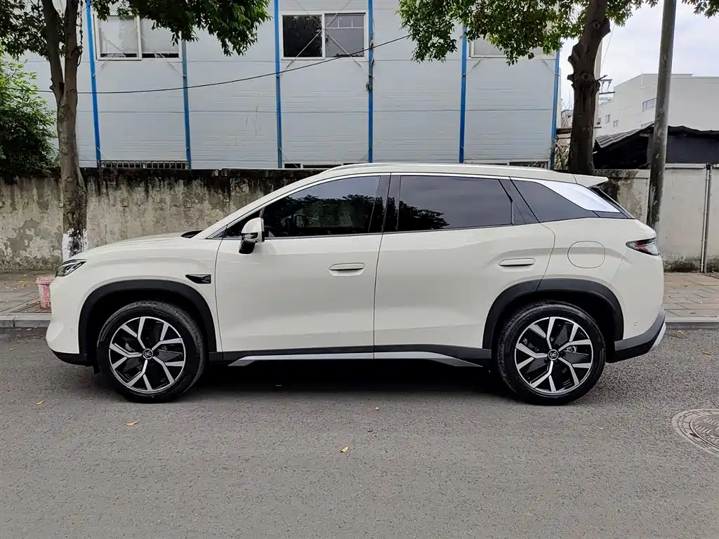 BYD Song L DM-i 2026 200KM Excellence фото 3