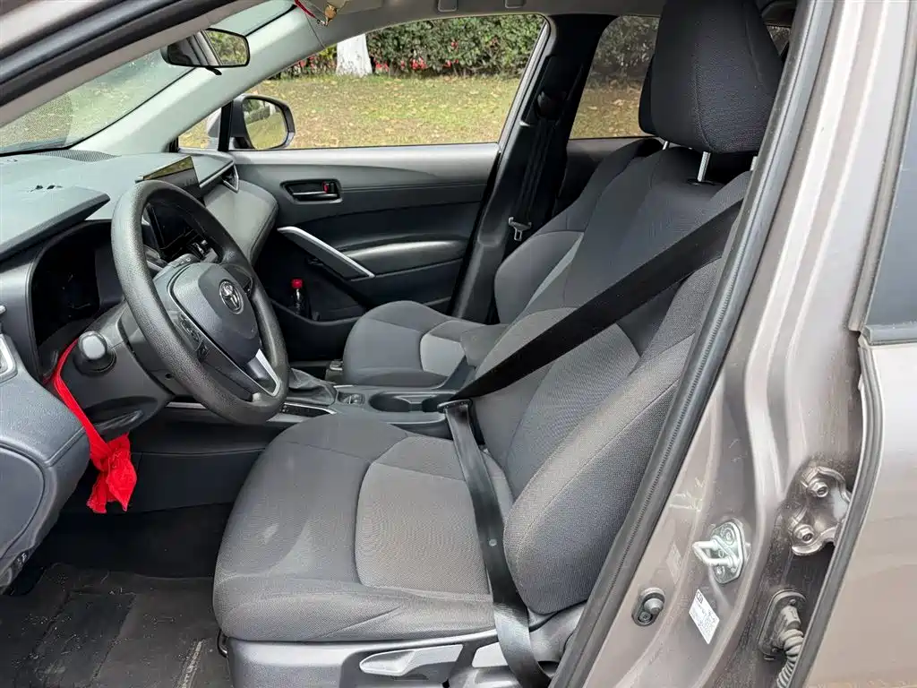 Toyota Frontlander 2024 2.0L CVT Elite Edition фото 8