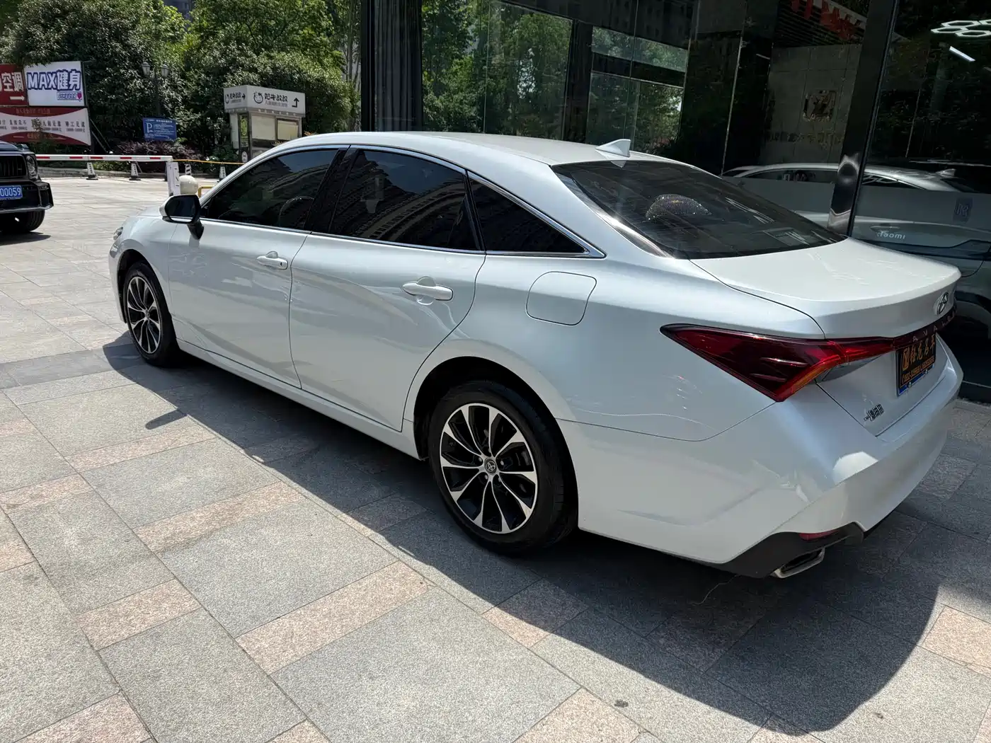 Toyota Avalon 2022 2.0L Progressive Edition фото 8