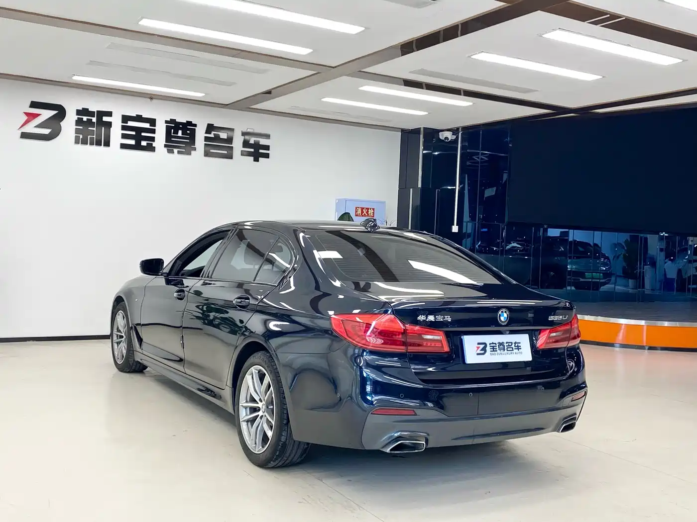 BMW 5 Series 2019 525Li M Sport Package фото 18
