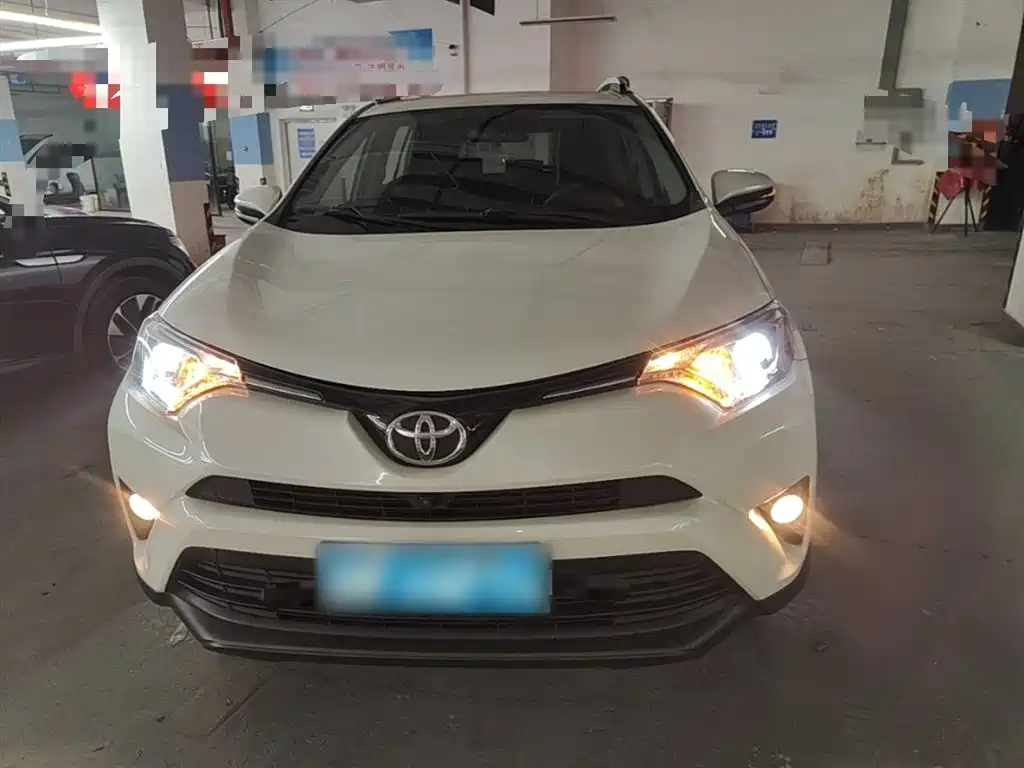 Toyota RAV4 Rongfang 2016 2.0L CVT 2WD Trend (China V) фото 3
