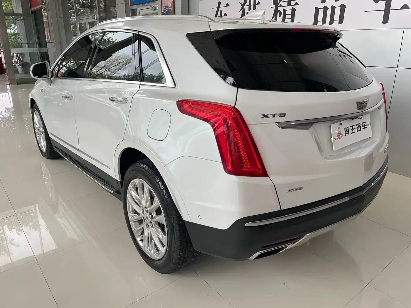Cadillac XT5 2018 28E 4WD Platinum Edition фото 5