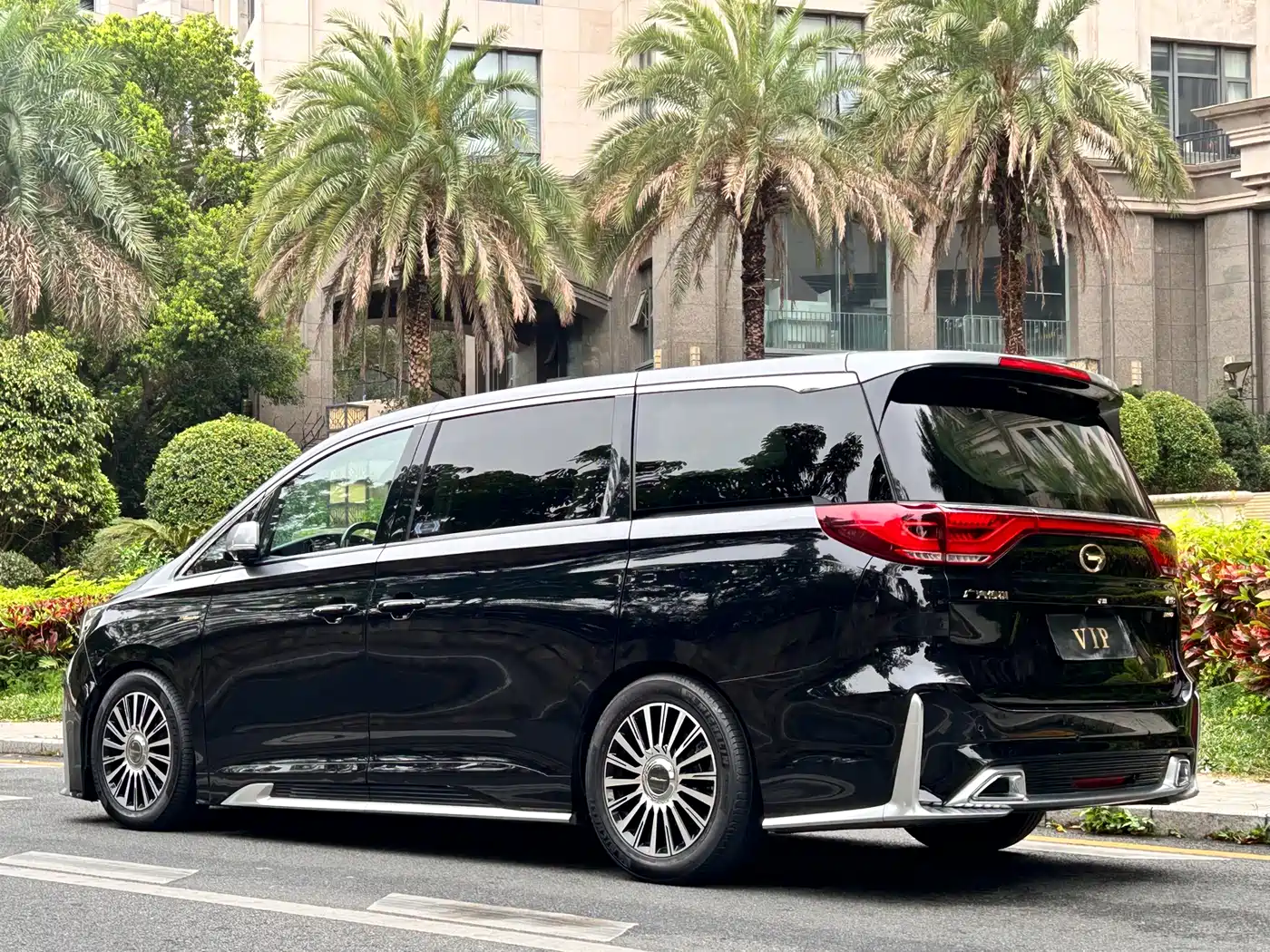 GAC Trumpchi Trumpchi M8 2021 Master Series 390T 4-Seat Glory Edition фото 6