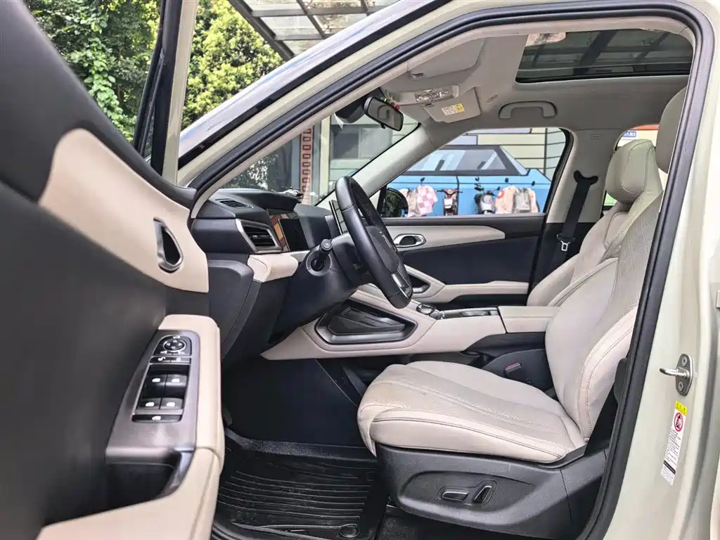BYD Yuan UP 2024 401KM Surpass Edition фото 5