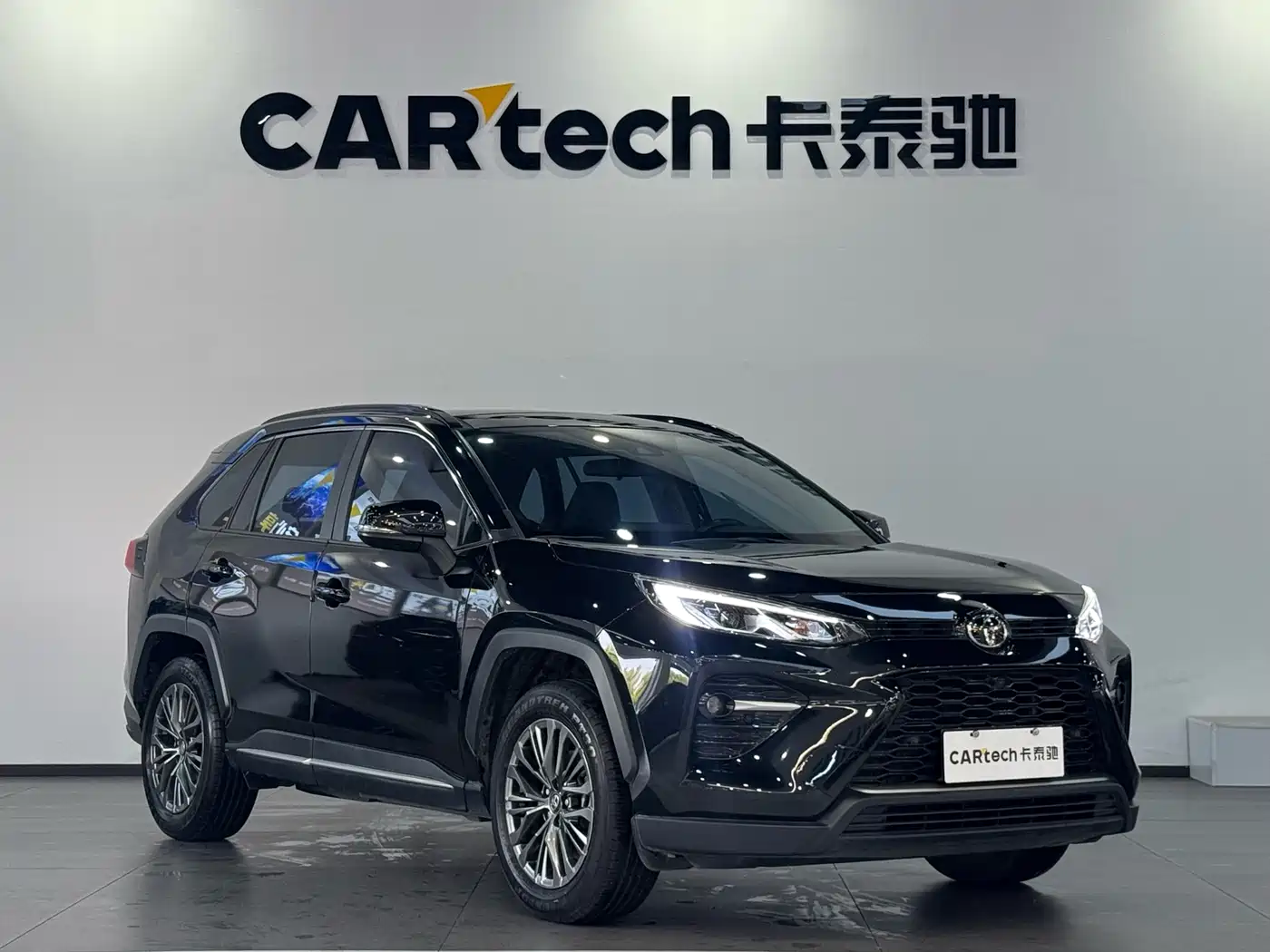 Toyota Wildlander 2022 2.0L CVT FWD Luxury PLUS Edition фото 3