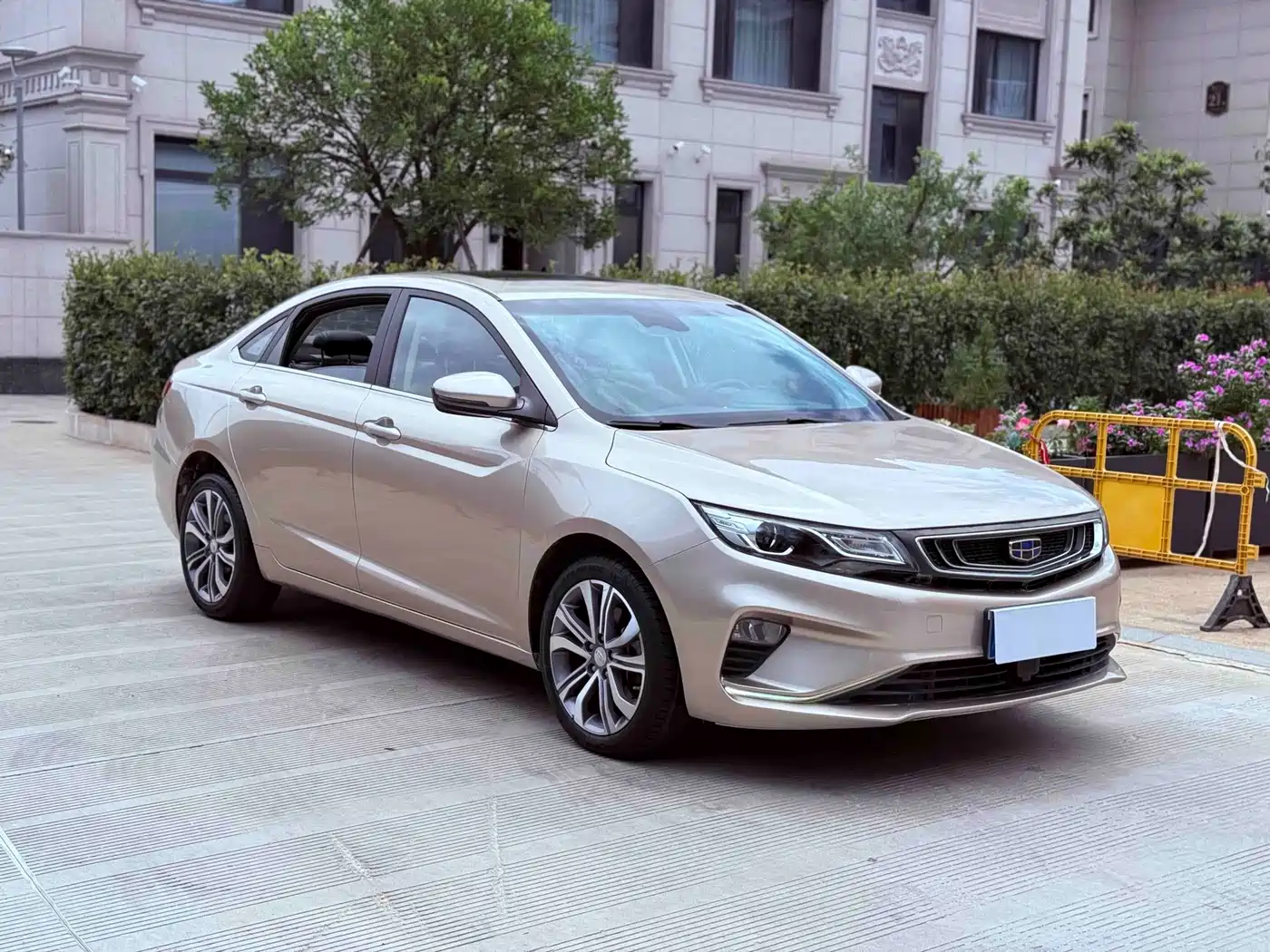Photo 3 - Geely Emgrand GL