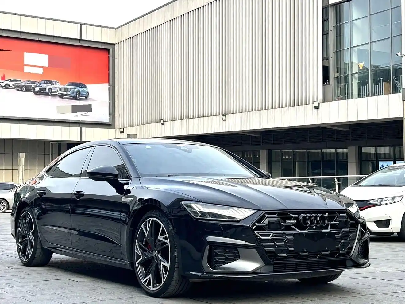 Audi A7L 2025 Model Year 45 TFSI quattro Black Knight Edition фото 3