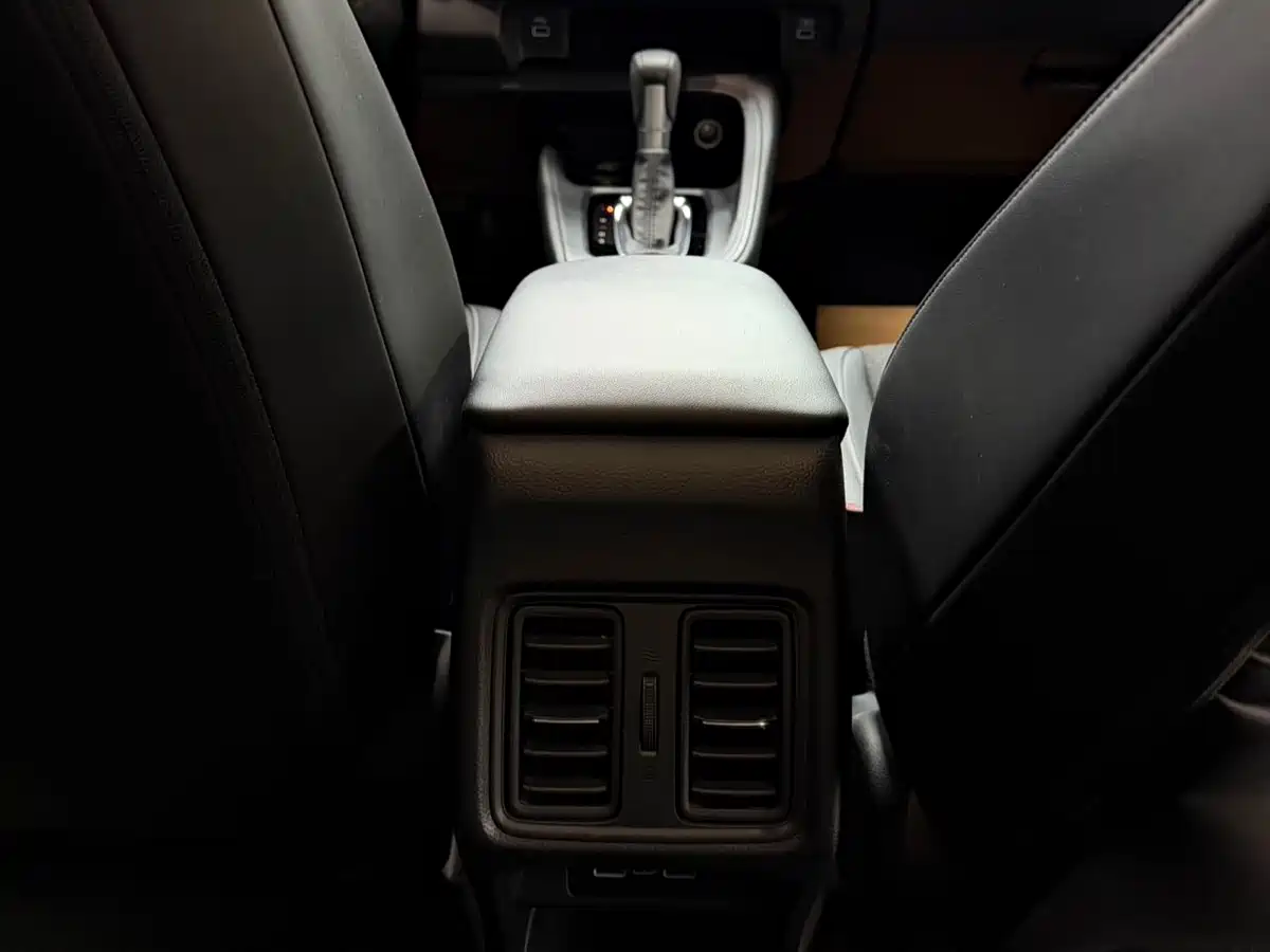 صورة 14 - Honda Vezel