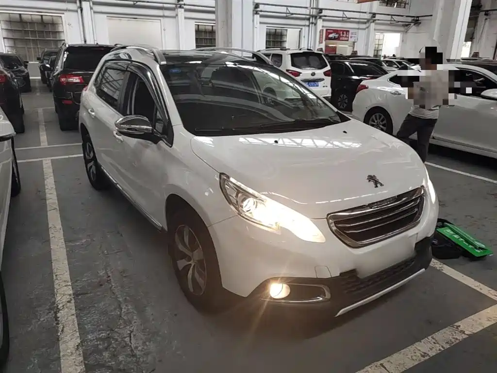 Peugeot 2008 2014 1.6L Automatic Navigation Edition фото 4