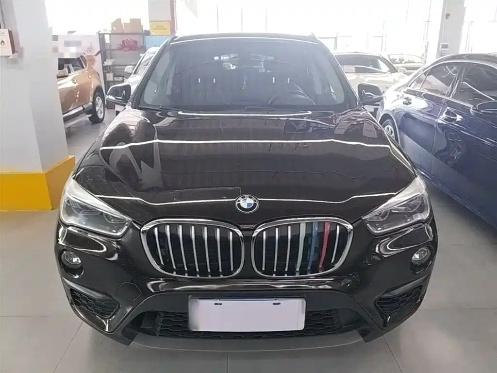 BMW X1 2016 sDrive18Li Premium Model фото 3