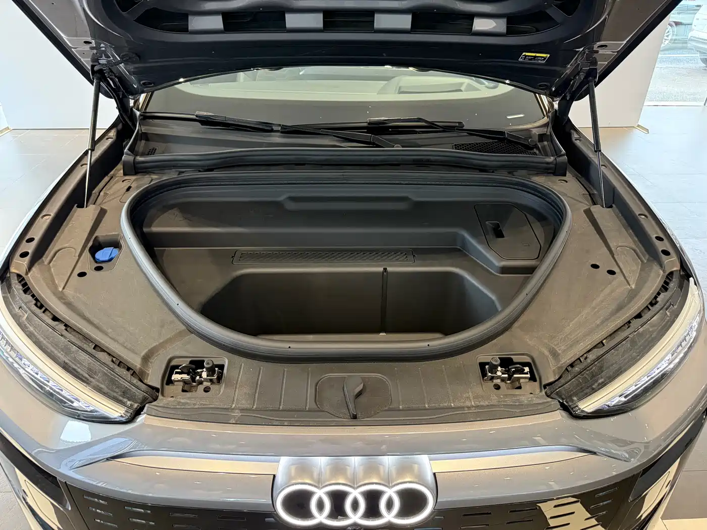 Audi Q6L e-tron 2025 Model Pioneer Edition фото 19