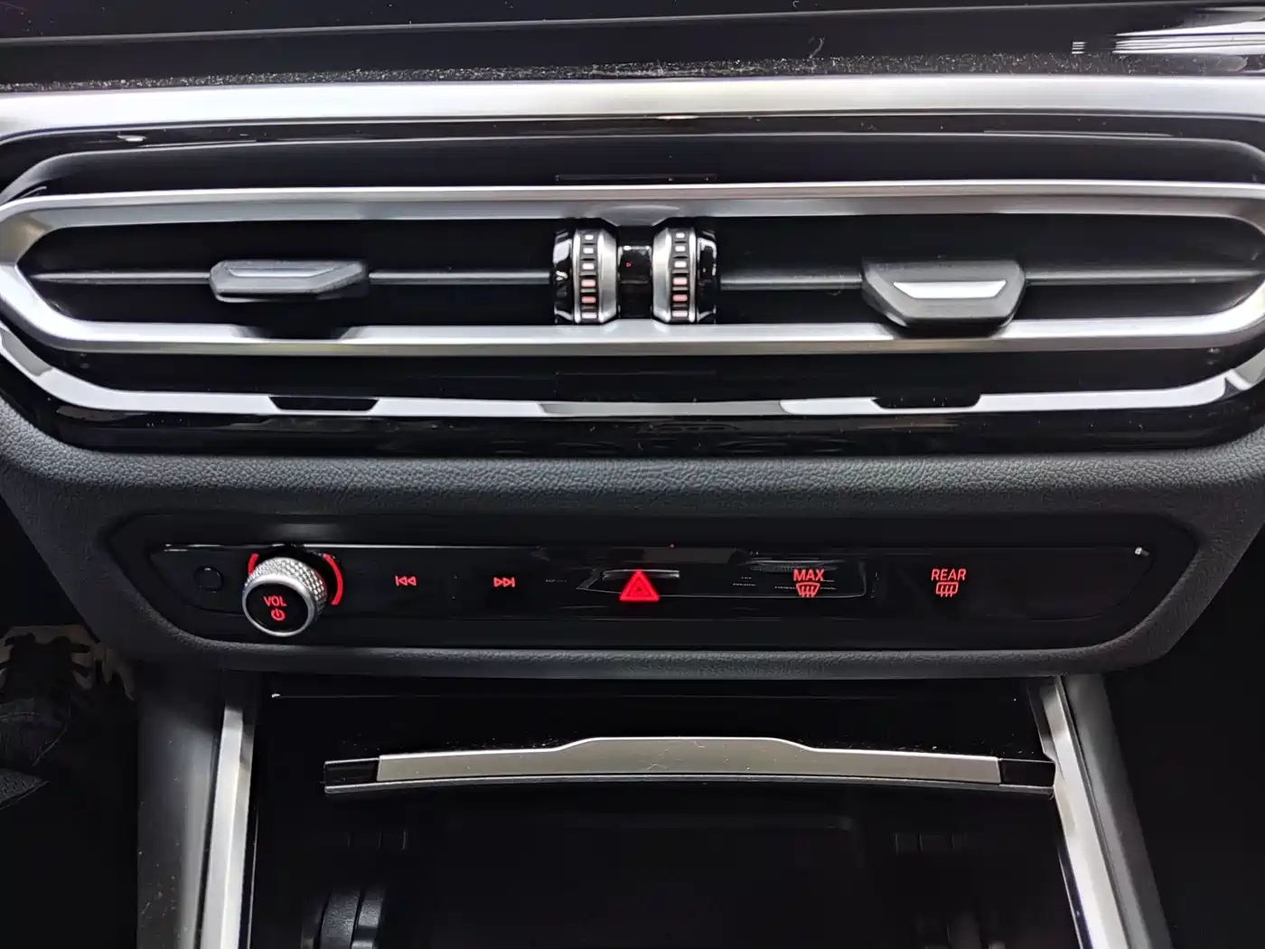 BMW 3 Series 2023 320Li M Sport Package фото 14