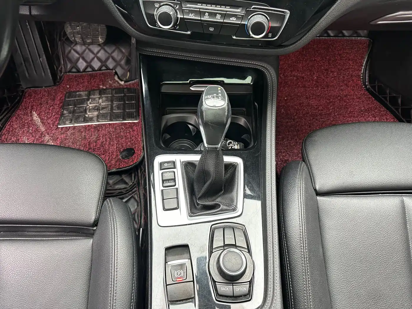 BMW 1 Series 2018 118i Sport Edition фото 14