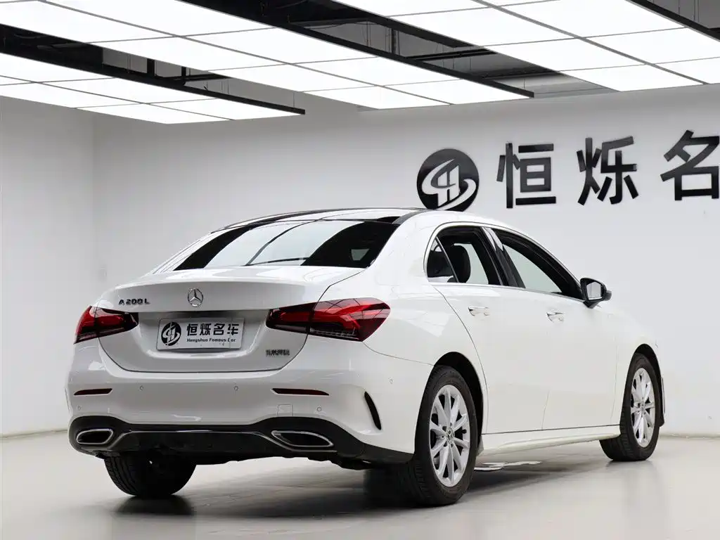 Mercedes-Benz A-Class 2021 A 200 L Sport Sedan Fashion Edition фото 24