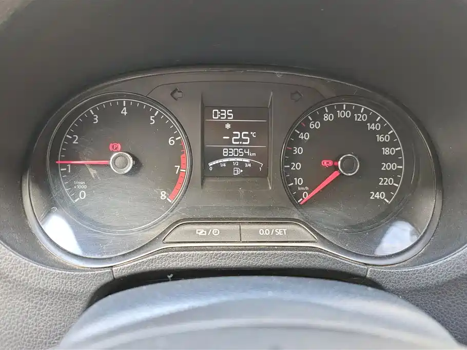 Volkswagen Polo 2018 1.5L Manual Safe Drive фото 14