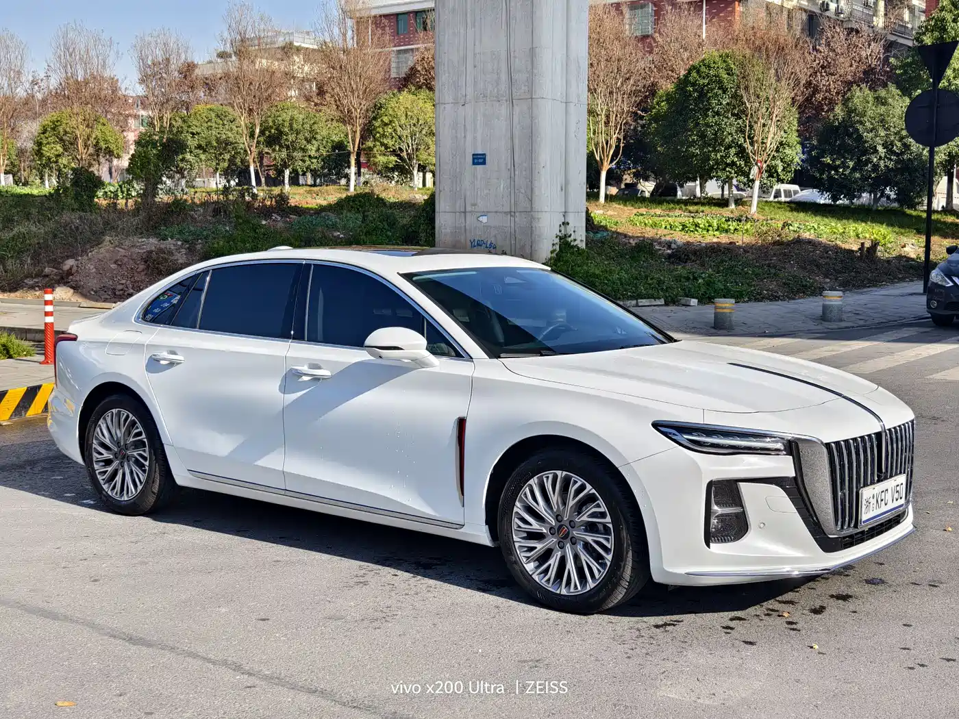 Hongqi H5 2023 2.0T Auto Smart Connect Flag Comfort фото 3