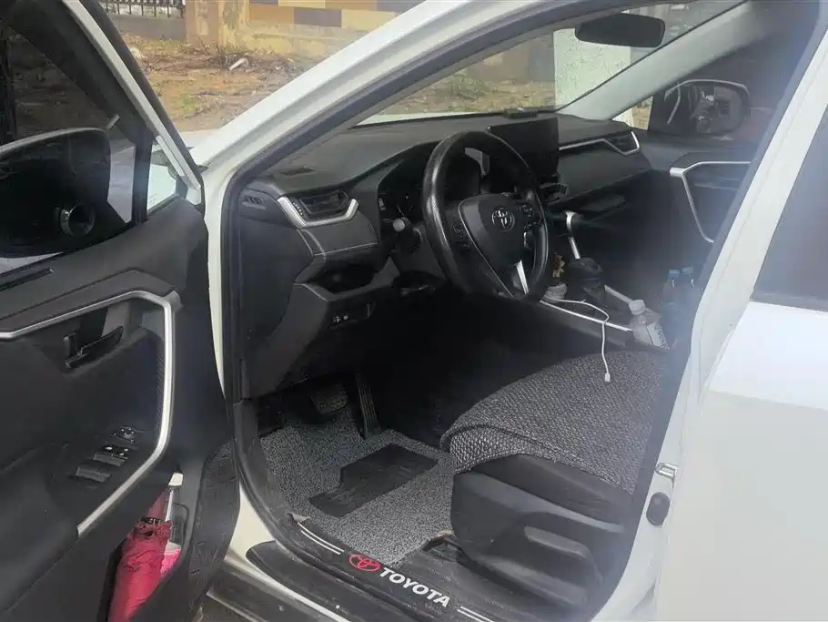 Toyota RAV4 Rongfang 2023 2.0L CVT 2WD Urban Edition фото 9