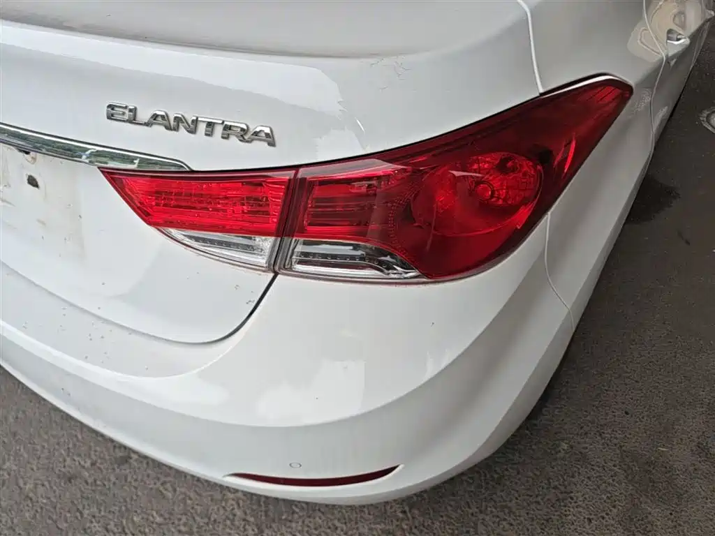 Hyundai Langdong 2012 1.6L Automatic Fashion фото 8