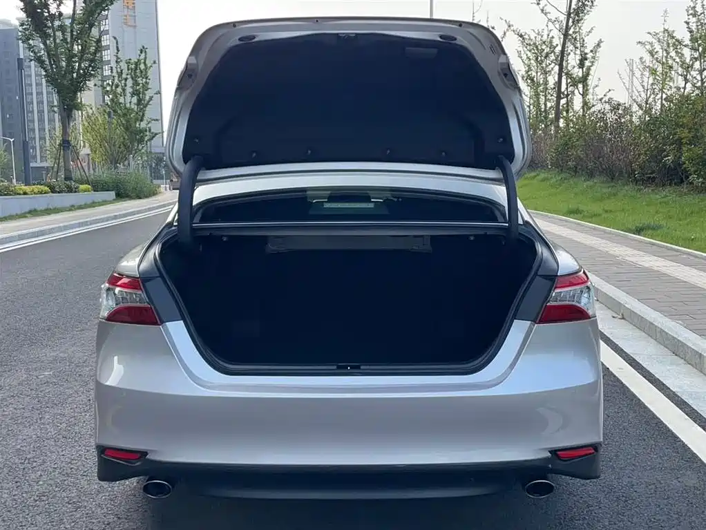 Toyota Camry 2018 2.0G Luxury Edition фото 9
