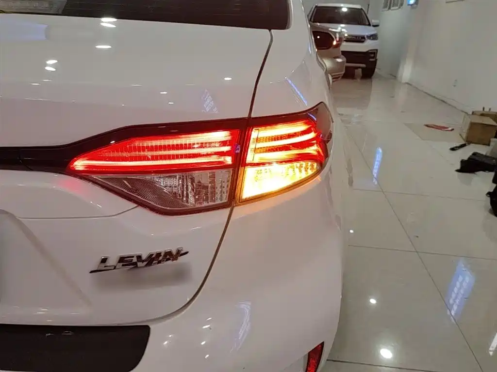 Toyota Levin 2022 Dual Engine 1.8H E-CVT Progressive Edition фото 8