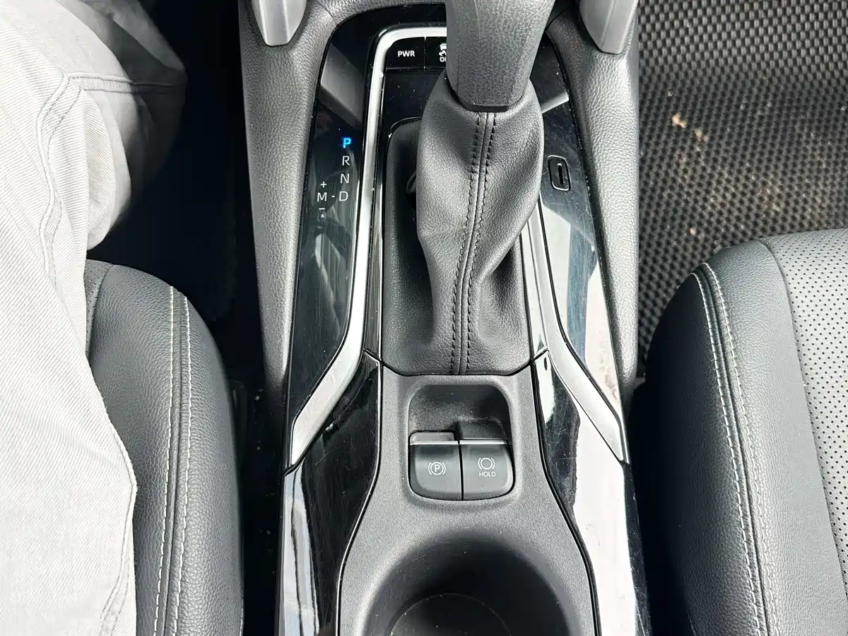 Toyota Frontlander 2024 2.0L CVT Elite Edition фото 14