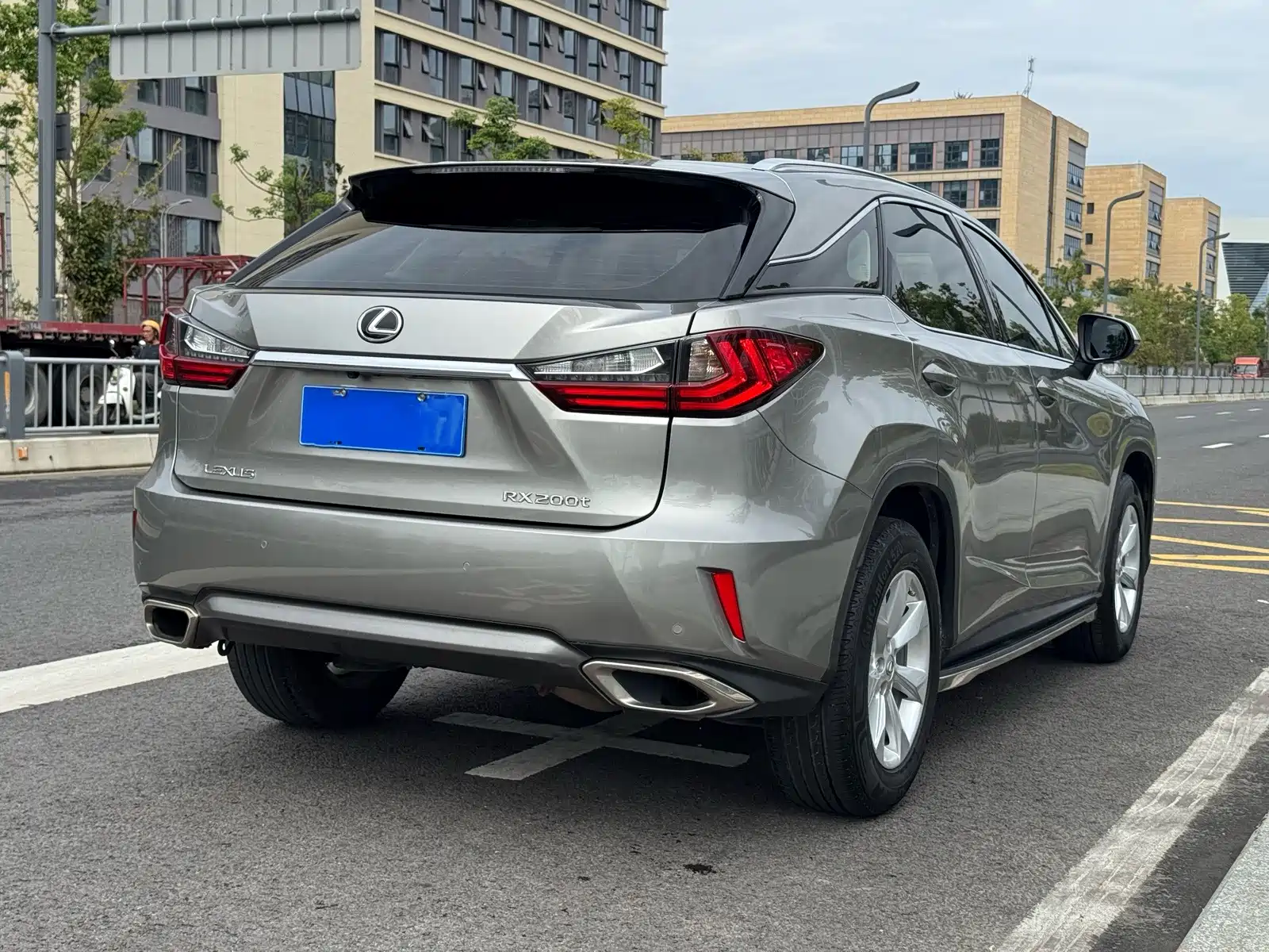 Photo 18 - Lexus RX