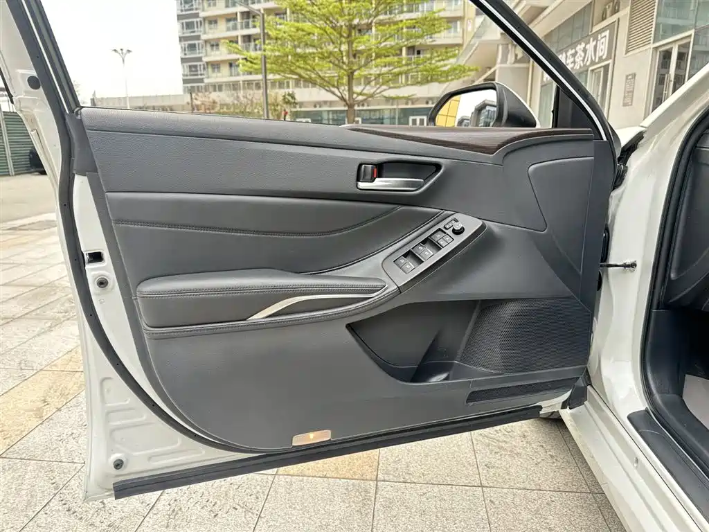 Toyota Avalon 2019 2.0L Progressive Edition (China VI) фото 24