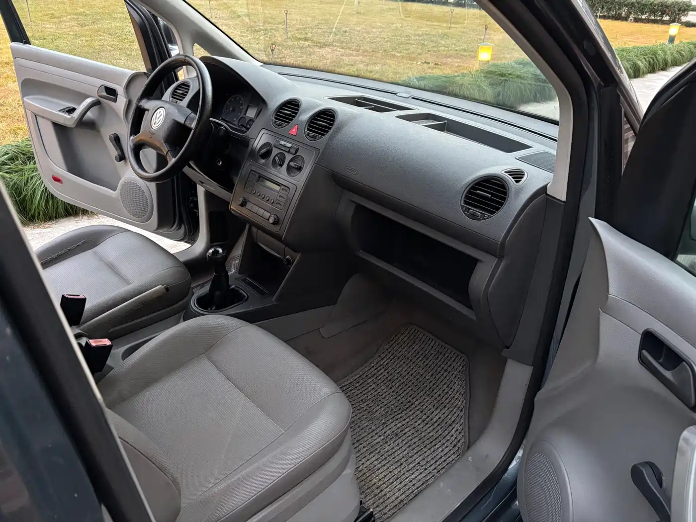 Volkswagen Caddy 2005 1.6L Functional 7-seater фото 11