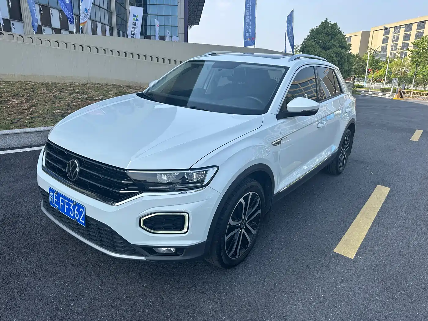 VOLKSWAGEN T-ROC EXPLORING SONGS