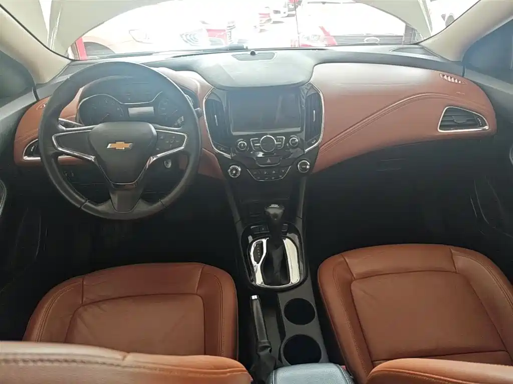 Chevrolet Cruze 2016 1.4T DCG Luxury Edition фото 10